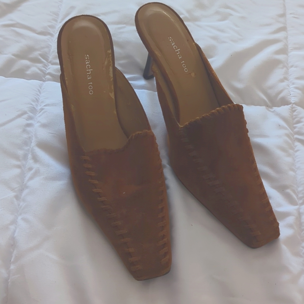 Sacha Too Tan Suede Slides, size 8.5, 3" heel